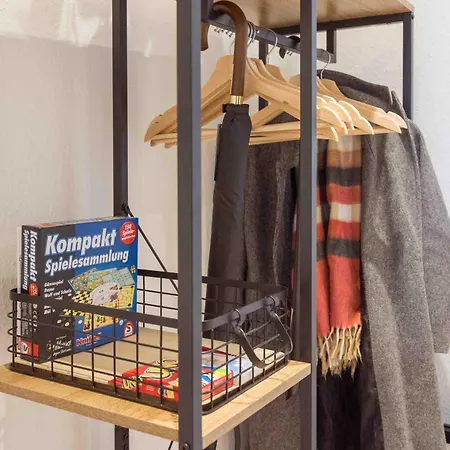 Schillerapartment Hof, Kueche, 24h Digital-checkin, Parkplatz, Wlan250mbit *