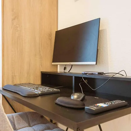 Schillerapartment Hof, Kueche, 24h Digital-checkin, Parkplatz, Wlan250mbit Hof (Bavaria)