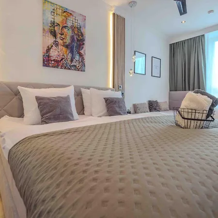 Schillerapartment Hof, Kueche, 24h Digital-checkin, Parkplatz, Wlan250mbit Apartment Hof (Bavaria)