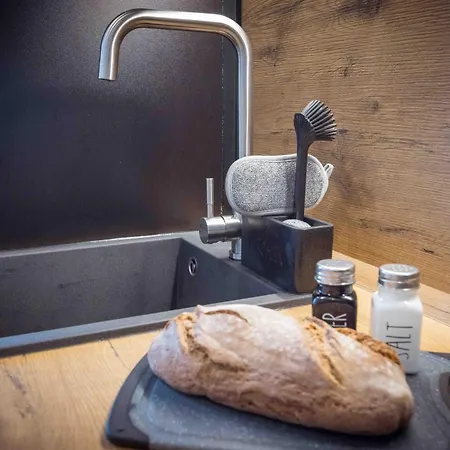 Schillerapartment Hof, Kueche, 24h Digital-checkin, Parkplatz, Wlan250mbit *