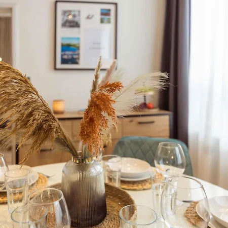 Schillerapartment Hof, Kueche, 24h Digital-checkin, Parkplatz, Wlan250mbit
