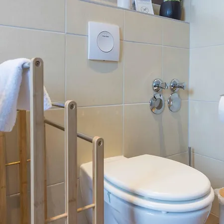 Apartment Schillerapartment Hof, Kueche, 24h Digital-checkin, Parkplatz, Wlan250mbit *