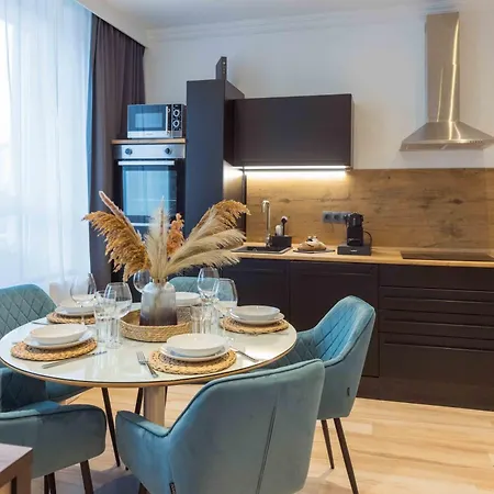 Schillerapartment Hof, Kueche, 24h Digital-checkin, Parkplatz, Wlan250mbit