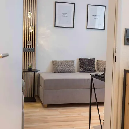 Schillerapartment Hof, Kueche, 24h Digital-checkin, Parkplatz, Wlan250mbit * Hof (Bavaria)