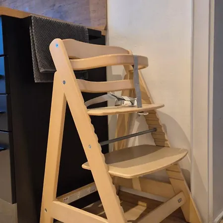 Schillerapartment Hof, Kueche, 24h Digital-checkin, Parkplatz, Wlan250mbit Apartment *