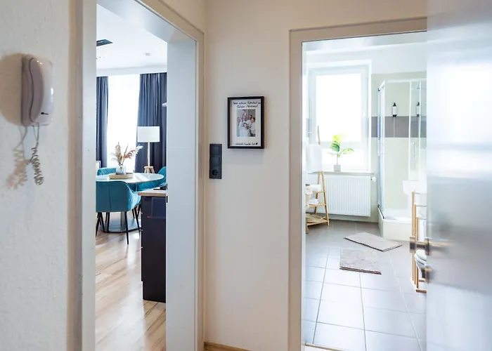 Schillerapartment Hof, Kueche, 24h Digital-checkin, Parkplatz, Wlan250mbit Hof (Bavaria)