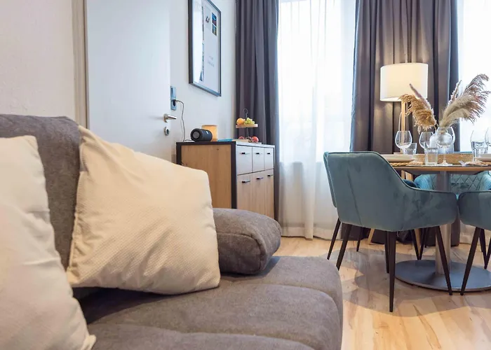 Schillerapartment Hof, Kueche, 24h Digital-checkin, Parkplatz, Wlan250mbit Hof (Bavaria)