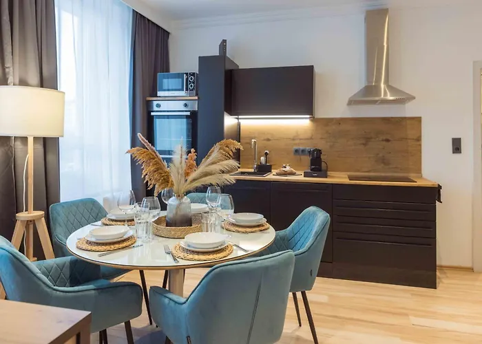 Schillerapartment Hof, Kueche, 24h Digital-checkin, Parkplatz, Wlan250mbit