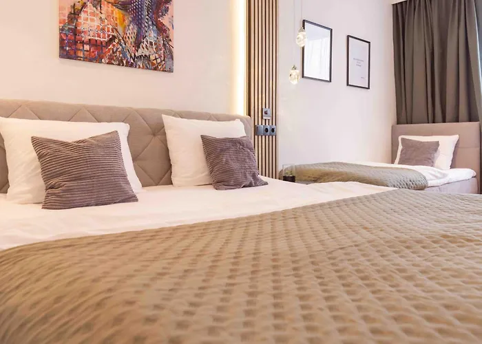 Schillerapartment Hof, Kueche, 24h Digital-checkin, Parkplatz, Wlan250mbit * Hof (Bavaria)