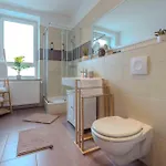 Schillerapartment Hof, Küche, 24h Digital-checkin, Parkplatz, Wlan250mbit Apartamento