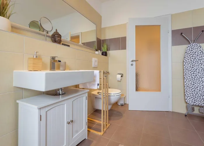 Schillerapartment Hof, Kueche, 24h Digital-checkin, Parkplatz, Wlan250mbit *