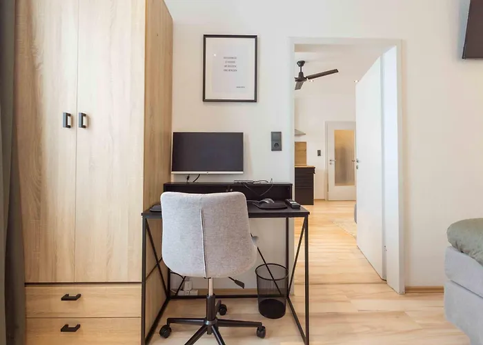 Schillerapartment Hof, Kueche, 24h Digital-checkin, Parkplatz, Wlan250mbit * Hof (Bavaria)
