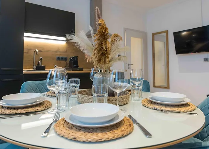 Schillerapartment Hof, Kueche, 24h Digital-checkin, Parkplatz, Wlan250mbit * Hof (Bavaria)