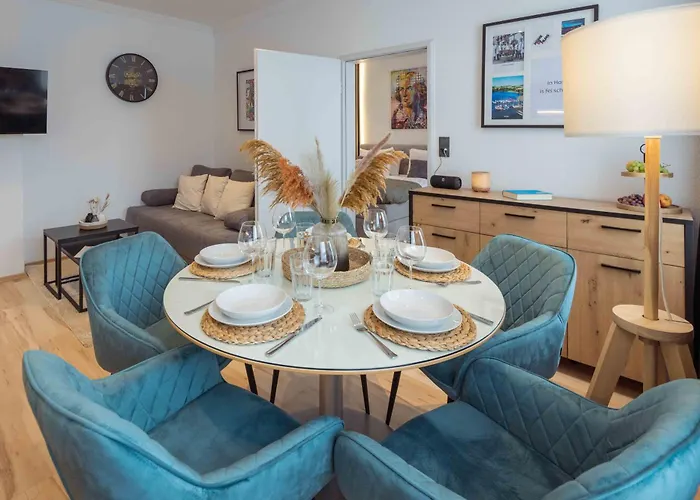 Schillerapartment Hof, Kueche, 24h Digital-checkin, Parkplatz, Wlan250mbit Appartement