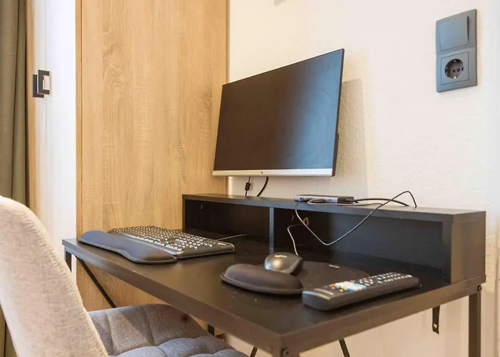 Schillerapartment Hof, Kueche, 24h Digital-checkin, Parkplatz, Wlan250mbit Hof (Bavaria)