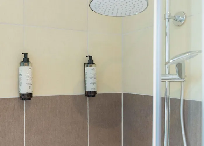 Schillerapartment Hof, Kueche, 24h Digital-checkin, Parkplatz, Wlan250mbit Appartement