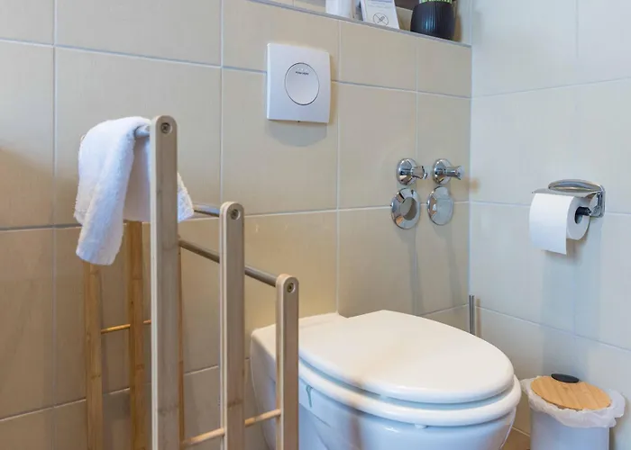 Appartement Schillerapartment Hof, Kueche, 24h Digital-checkin, Parkplatz, Wlan250mbit *