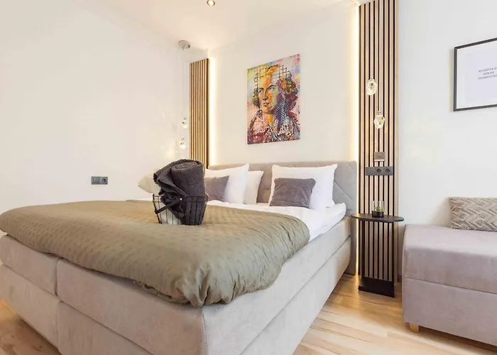 Schillerapartment Hof, Kueche, 24h Digital-checkin, Parkplatz, Wlan250mbit Hof (Bavaria)