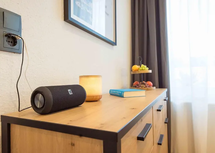 Schillerapartment Hof, Kueche, 24h Digital-checkin, Parkplatz, Wlan250mbit Appartement *
